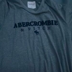 Grey abercrombie and fitch t-shirt